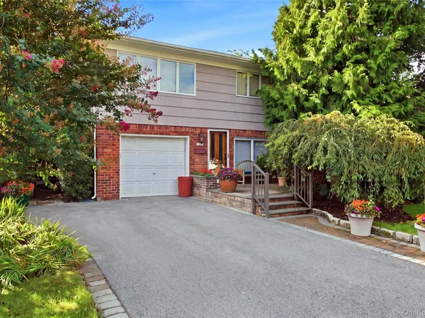 2554 Linden Lane, Merrick, NY 11566