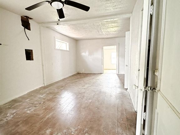4th image of 3124 Modree Ave