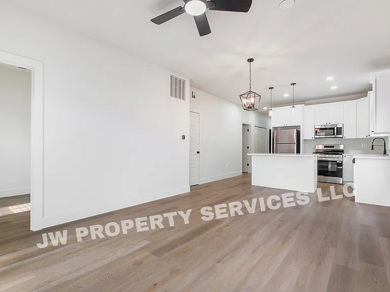 3016 Spain St — Photo 3