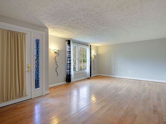 2nd image of 804 Mason Rd