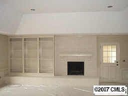 Awesome Greatroom w/ Deep Tray Ceiling