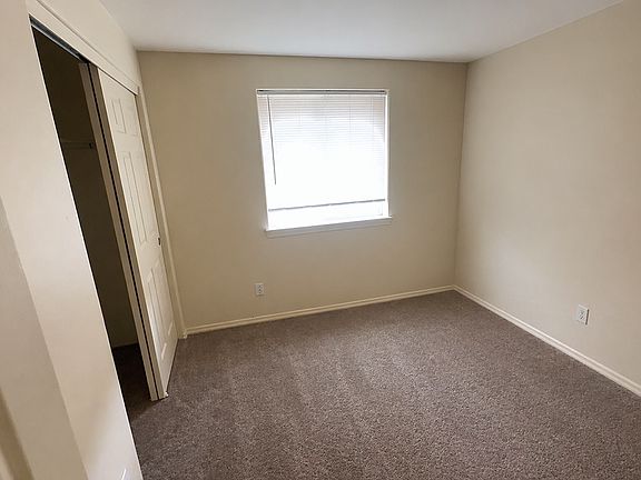 5th image of 3016-3022 SW Juniper Ave #678