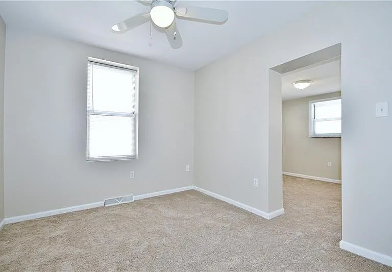 3743 Brownsville Rd — Photo 5
