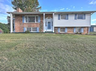 400 N Valley View Cir, Kingsport, TN 37664