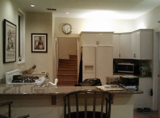 2334 N Southport Ave APT 2F, Chicago, IL 60614