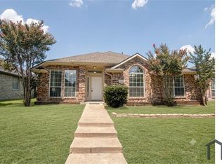 2600 Spring Rain Dr, Mesquite, TX 75181