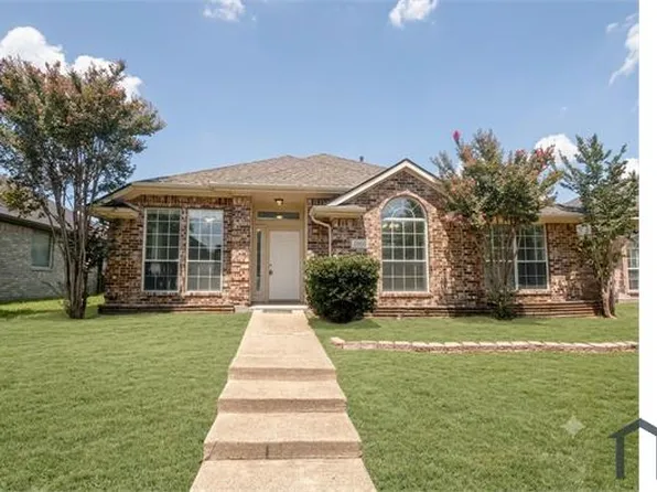 2600 Spring Rain Dr, Mesquite, TX 75181