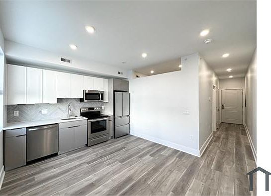 2nd image of 3843 Wallace St #4