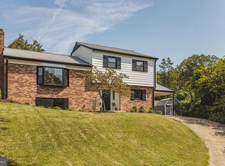 2121 Natahoa Ct, Falls Church, VA 22043