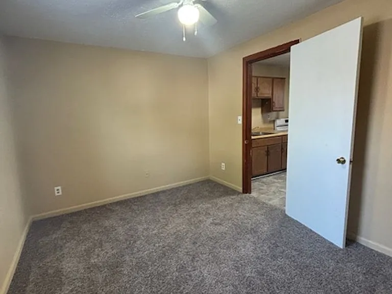 413 S Main St — Photo 12