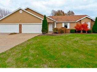 4601 Briargate Dr, Saint Charles, MO 63304
