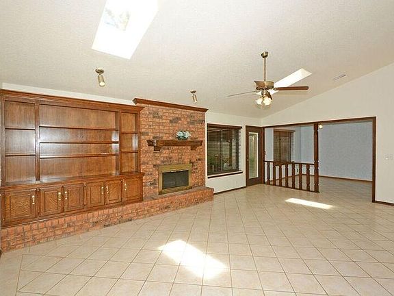 5th image of 12505 Parkland Pl