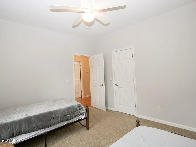 13 Barkley Ln — Photo 24