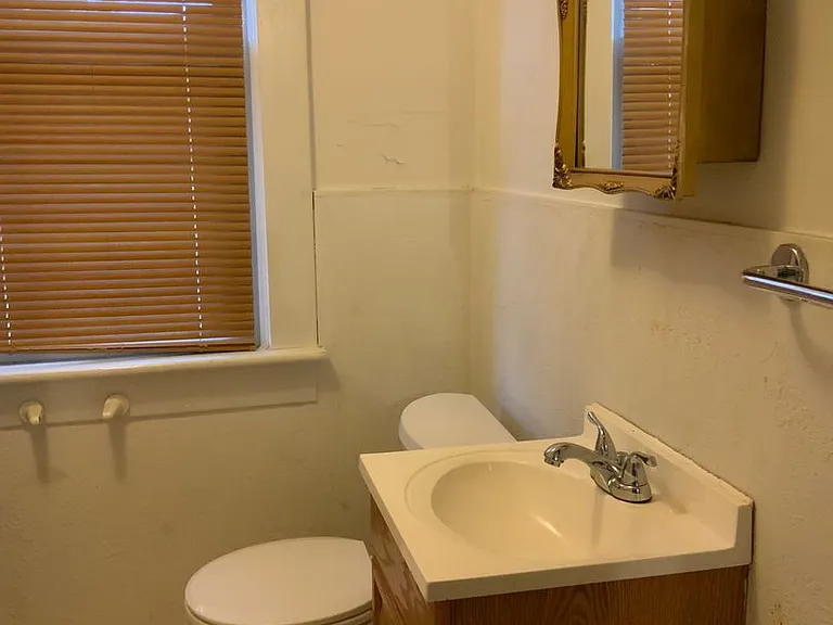 337 Decker Ave — Photo 19