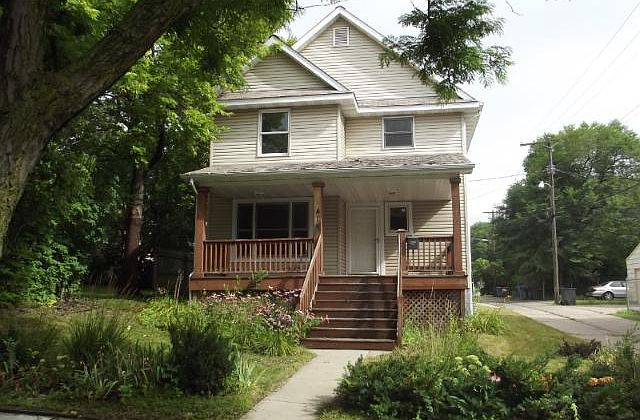 1st image of 414 23rd Ave N