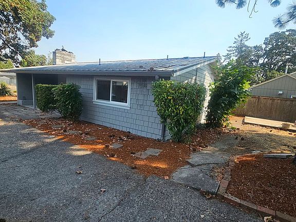 4th image of 2384 Adams St SE