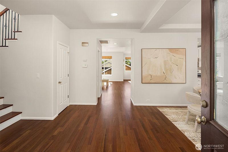 4th image of 2441 31st Avenue NE