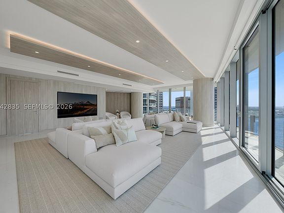 5th image of 300 Biscayne Blvd #2701