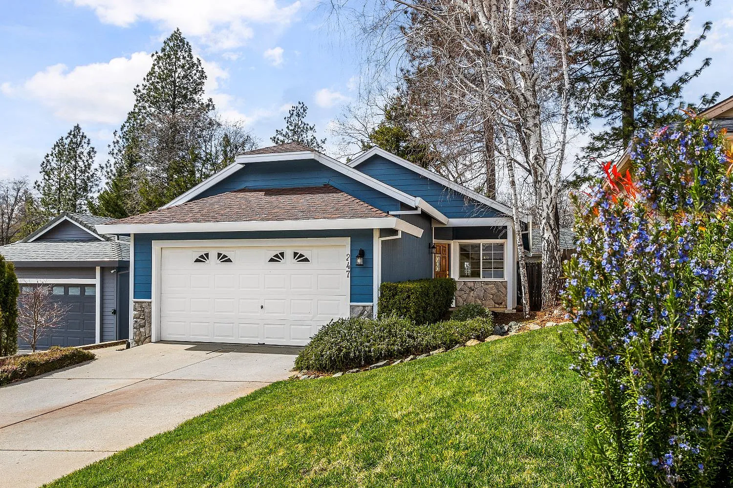247 Fairmont Dr photo 1