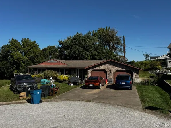 17 Hamlin Heights Dr, Hannibal, MO 63401