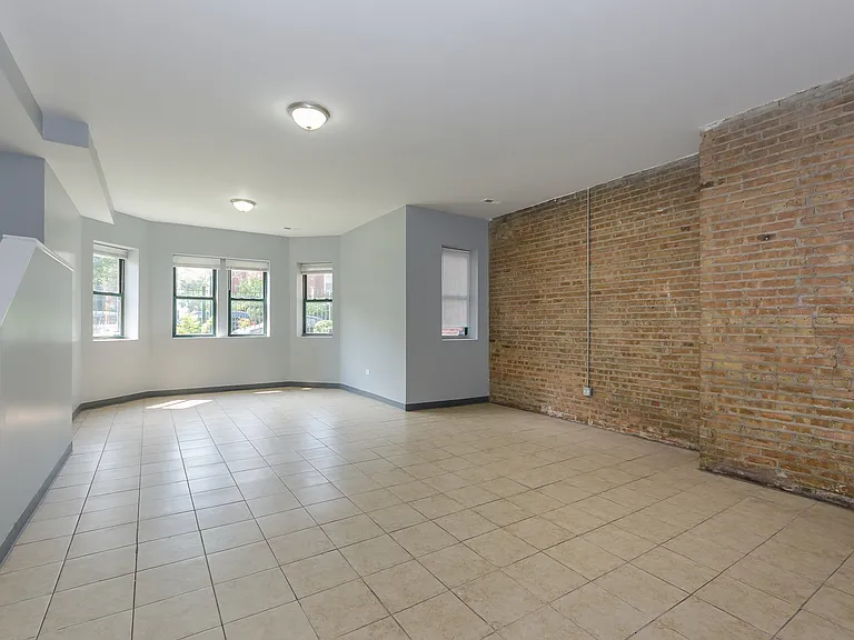 6901-17 S. Paxton/2211-17 E 69th St. — Photo 13