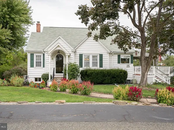 613 Centennial St, Schwenksville, PA 19473