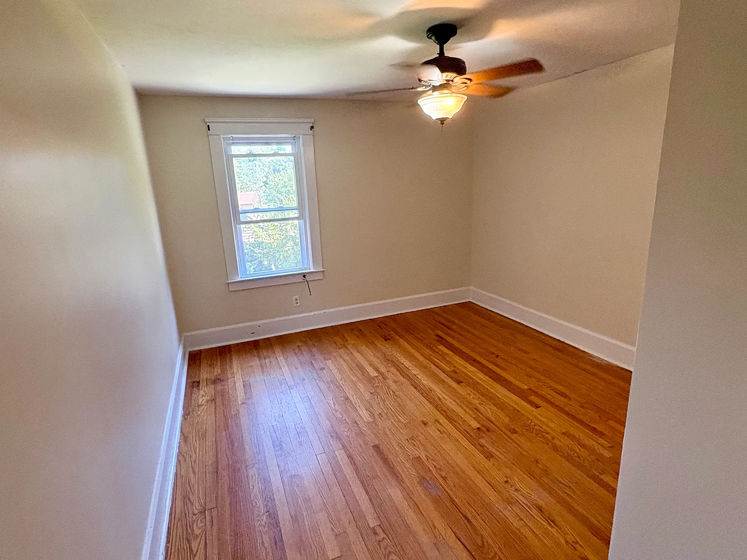 3 bed, 1150 sqft, $2,000 — Photo 4