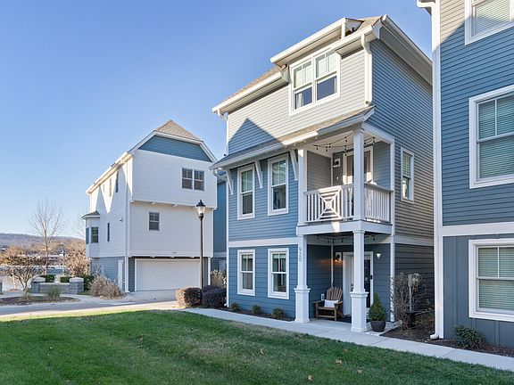 2nd image of 920 Islander Way