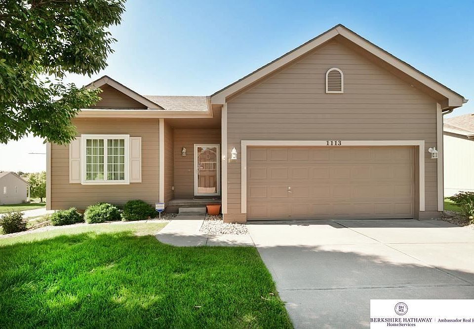 1st image of 1113 Woodview Cir