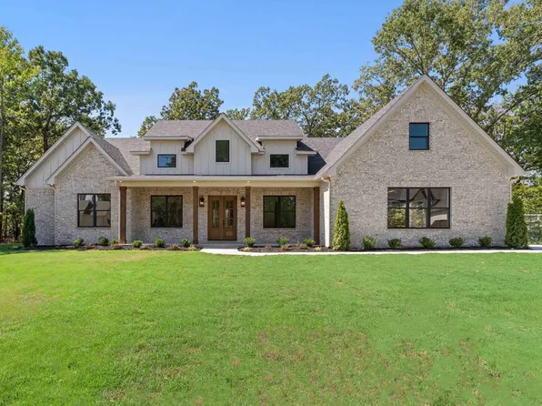 202 Shagbark Trl, Maumelle, AR 72113