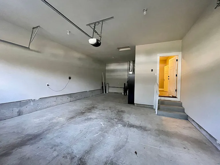 2120 SW Dolph Ct — Photo 27