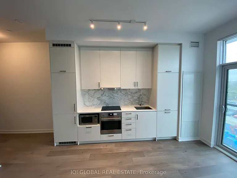 60 Honeycrisp Cres E #318 — Photo 3