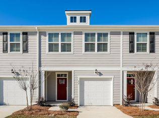654 Trotters Ln, Moncks Corner, SC 29461