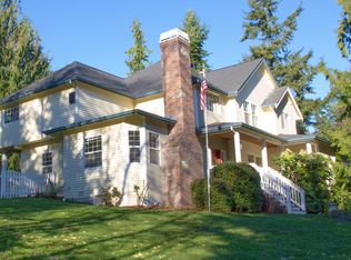 6533 Ridge Ln NE, Bainbridge Island, WA 98110