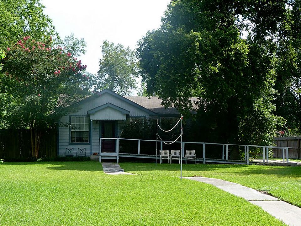 1st image of 211 Mayhaw Dr
