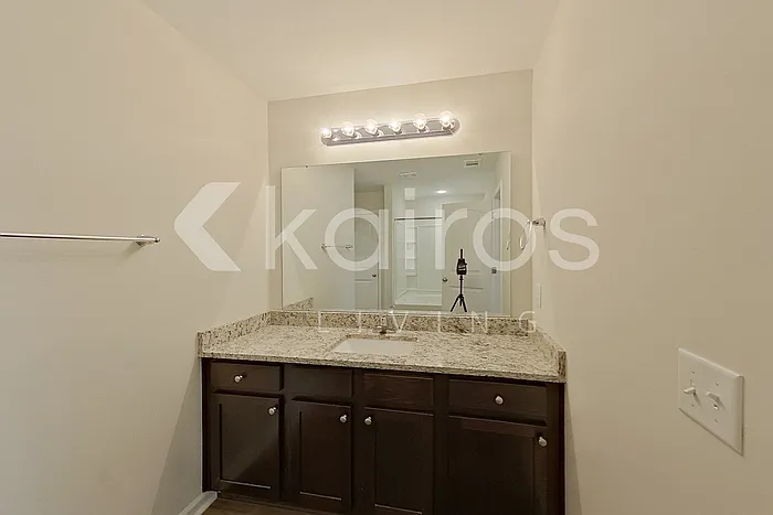 107 Lord Effingham Way — Photo 23