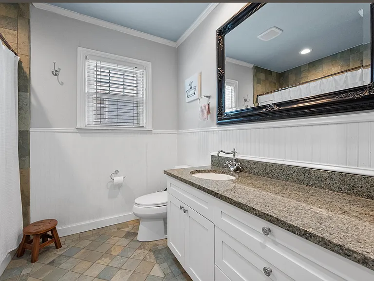 2624 Willing Ave — Photo 16