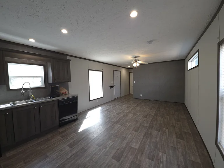 152 Songbird Ln — Photo 2