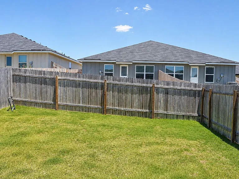 1222 Lehmann Dr #A — Photo 27