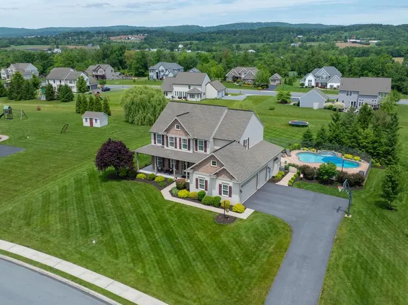 122 Royal Horse Way, Reinholds, PA 17569