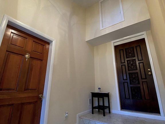 2nd image of 3010 Rosemary Ln