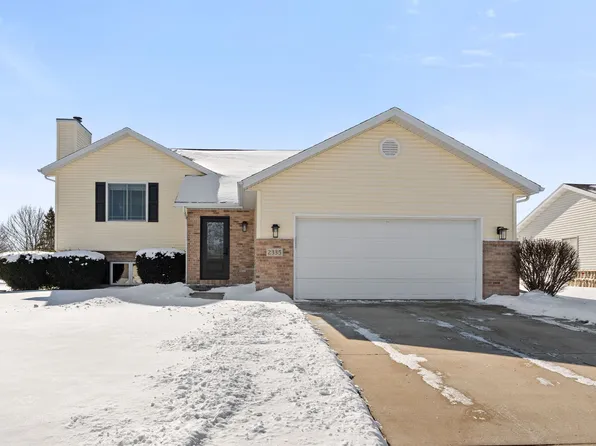 2335 Brighton Dr, Sun Prairie, WI 53590