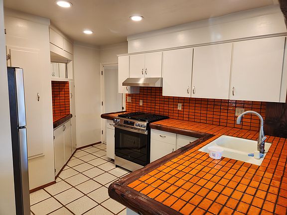 3rd image of 4104 Haines St #4104