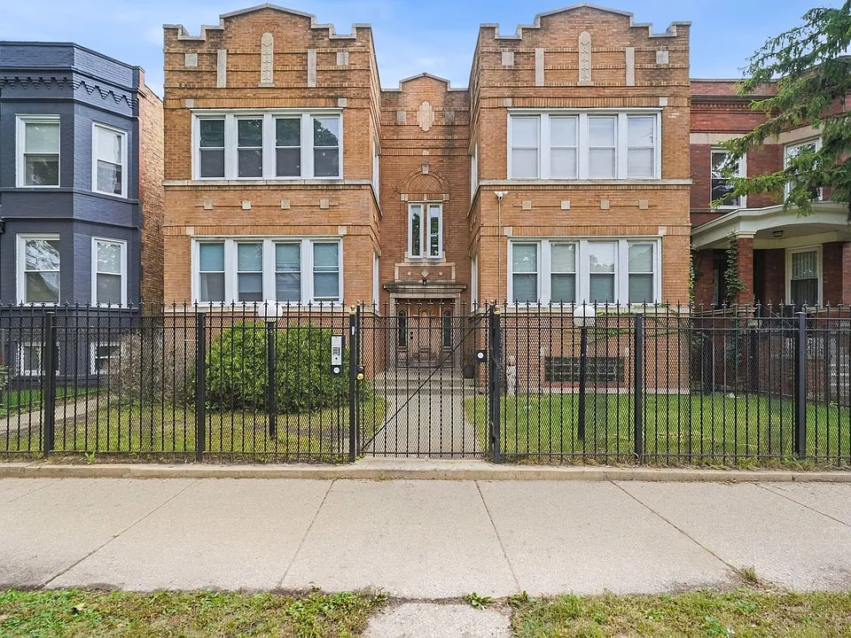 6945 S Calumet Ave #1S