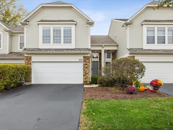 674 Pointe Dr, Crystal Lake, IL 60014