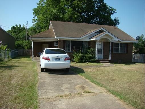 2nd image of 2407 Pine St