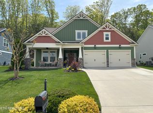 1604 Clearmill Dr, Lenoir City, TN 37772