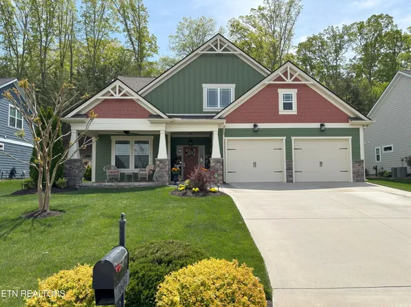 1604 Clearmill Dr, Lenoir City, TN 37772