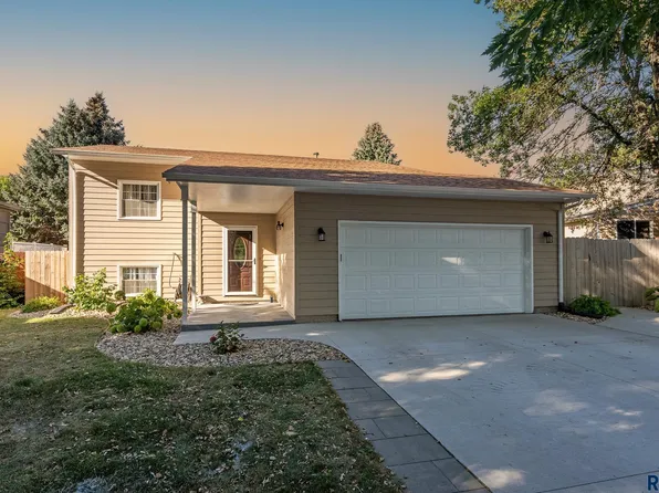 4512 E Belmont St, Sioux Falls, SD 57103