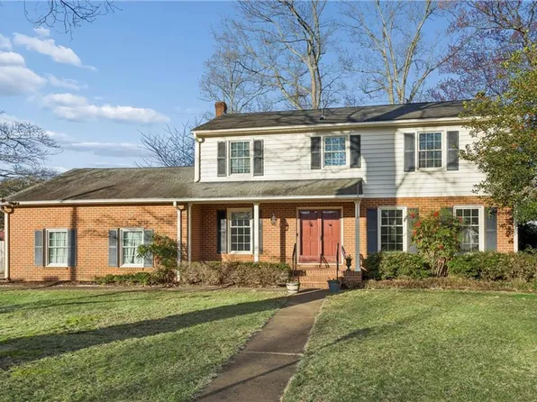 201 Harwood Dr, Yorktown, VA 23692
